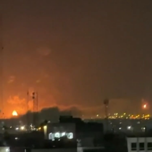 Ισραήλ και ΗΠΑ βομβάρδισαν δεξαμενές πετρελαίου στην Τεχεράνη (vid)