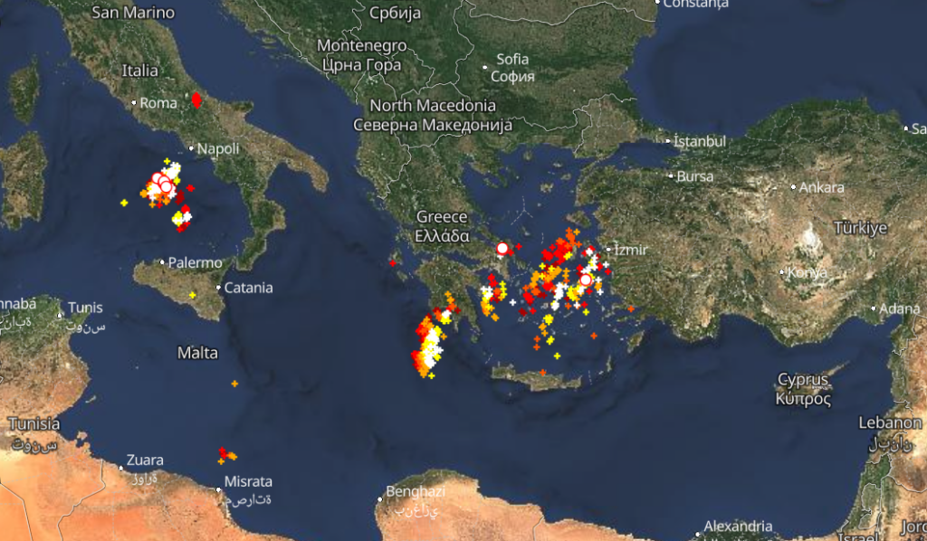 Κακοκαιρία Erminio: Καταιγίδες τώρα σε εξέλιξη – Πού εκδηλώνονται Live