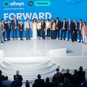 Η Allwyn Hellas γιόρτασε τα 10 χρόνια του προγράμματος Forward με 100 επιχειρήσεις στην οικογένειά του