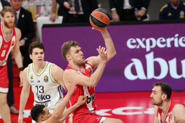 Ολυμπιακός-Φενερμπαχτσέ με Score More-Win More* για κάθε πόντο του Βεζένκοφ από το Pamestoixima.gr