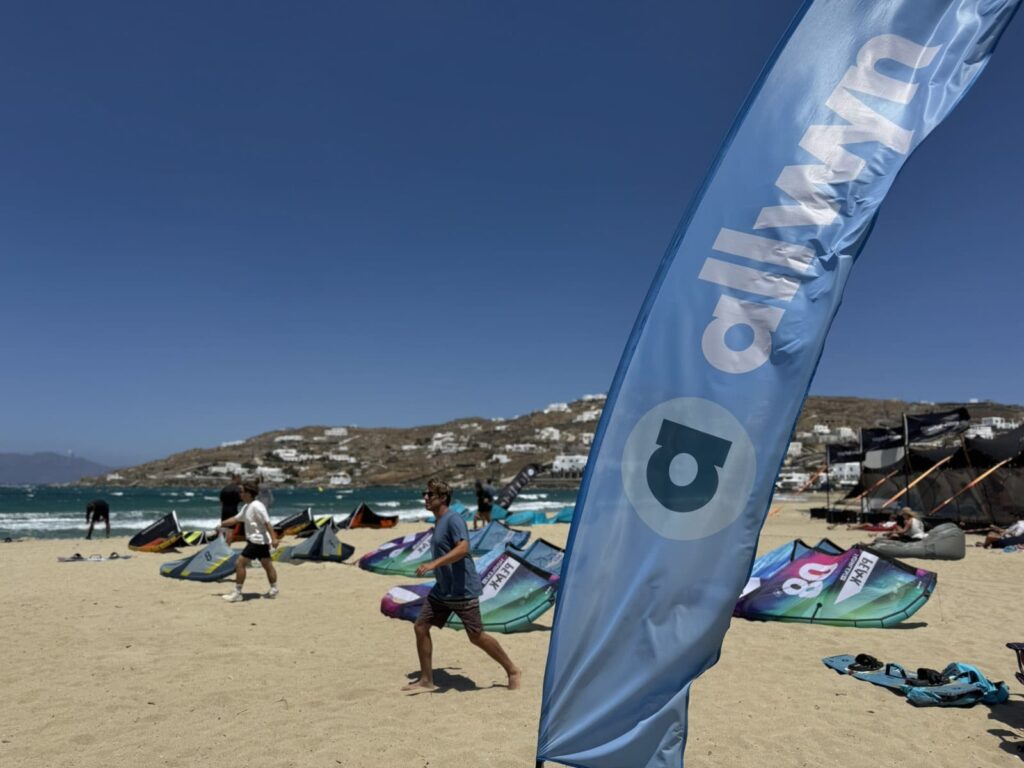 Kitesurf, θέαμα και summer vibes στη Μύκονο