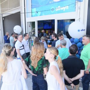 Λαμπερά εγκαίνια για το νέο κατάστημα της Allwyn στο Σύνταγμα