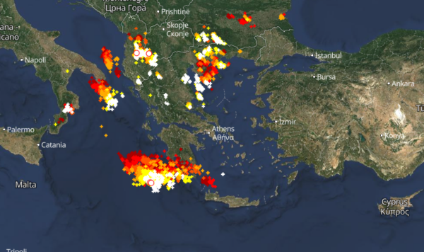 Καιρός 24-7: Ισχυρές καταιγίδες τώρα – Πού εκδηλώνονται Live…