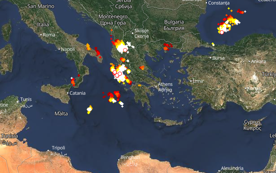 Καιρός 22-9: Καταιγίδες σε εξέλιξη τώρα – Πού εκδηλώνονται Live